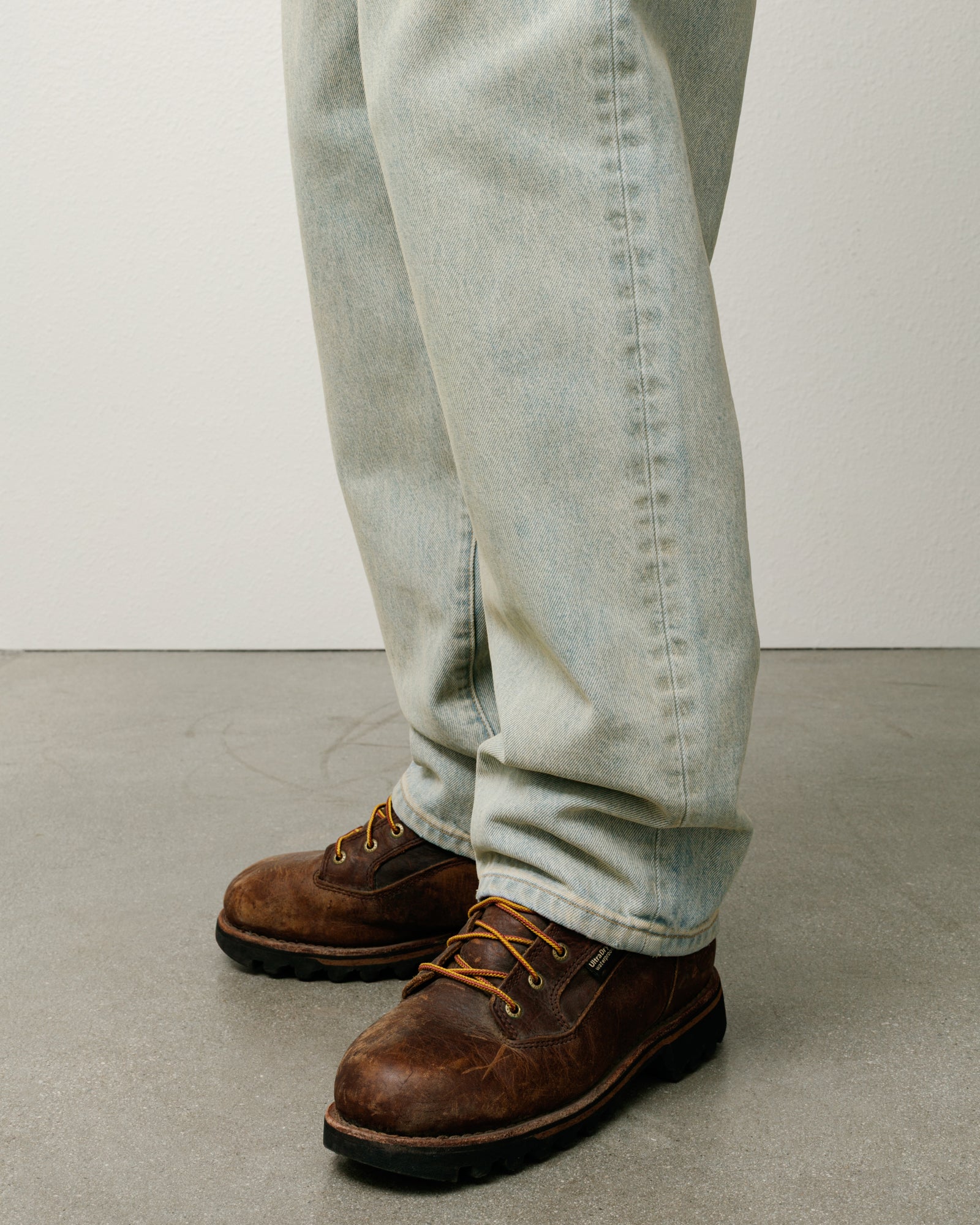 NEW CLASSIC JEAN PIGMENT COATED DENIM
